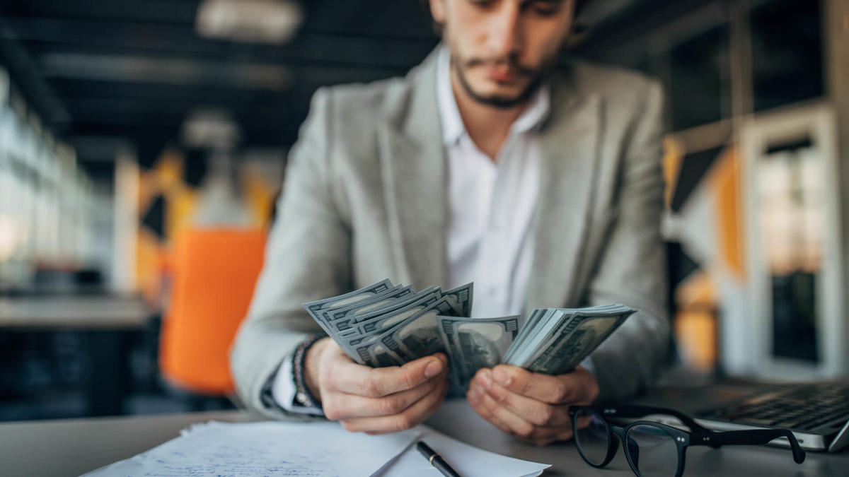 Young Investor Gets Rich Overnight from This One Stock!