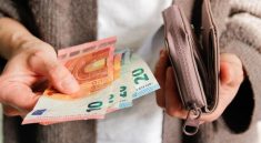 UK Households Are Hoarding Cash—Here’s Why That’s a Huge Problem